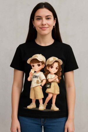 White T‑shirt with cute cartoon boy and girl graphic, worn by a child model – Mini Me Kids Wear Black T‑shirt with cute cartoon boy and girl graphic, worn by a child model – Mini Me Kids Wear